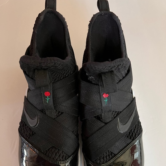 Used size 8.5 Men’s Nike Lebron Soldier 12. - Picture 2 of 7